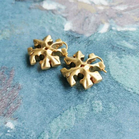 Tory Burch Roxanne Gold Oversized Hidden Earrings - Picture 3 of 4